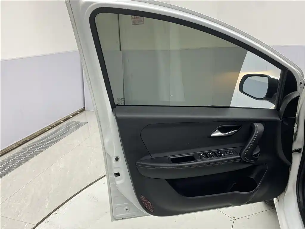 JIANGQI GROUP JAC IEV6E