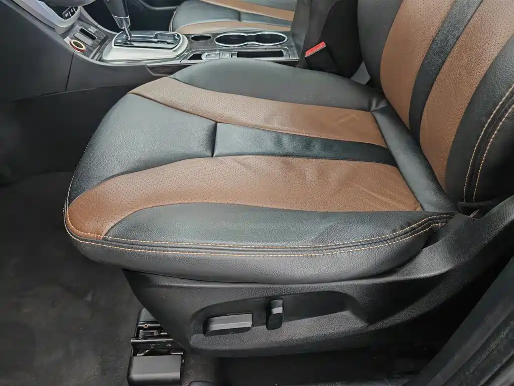 GAC Trumpchi Trumpchi GS5 Super 2016 2.0L Auto 2WD Anniversary Edition фото 20