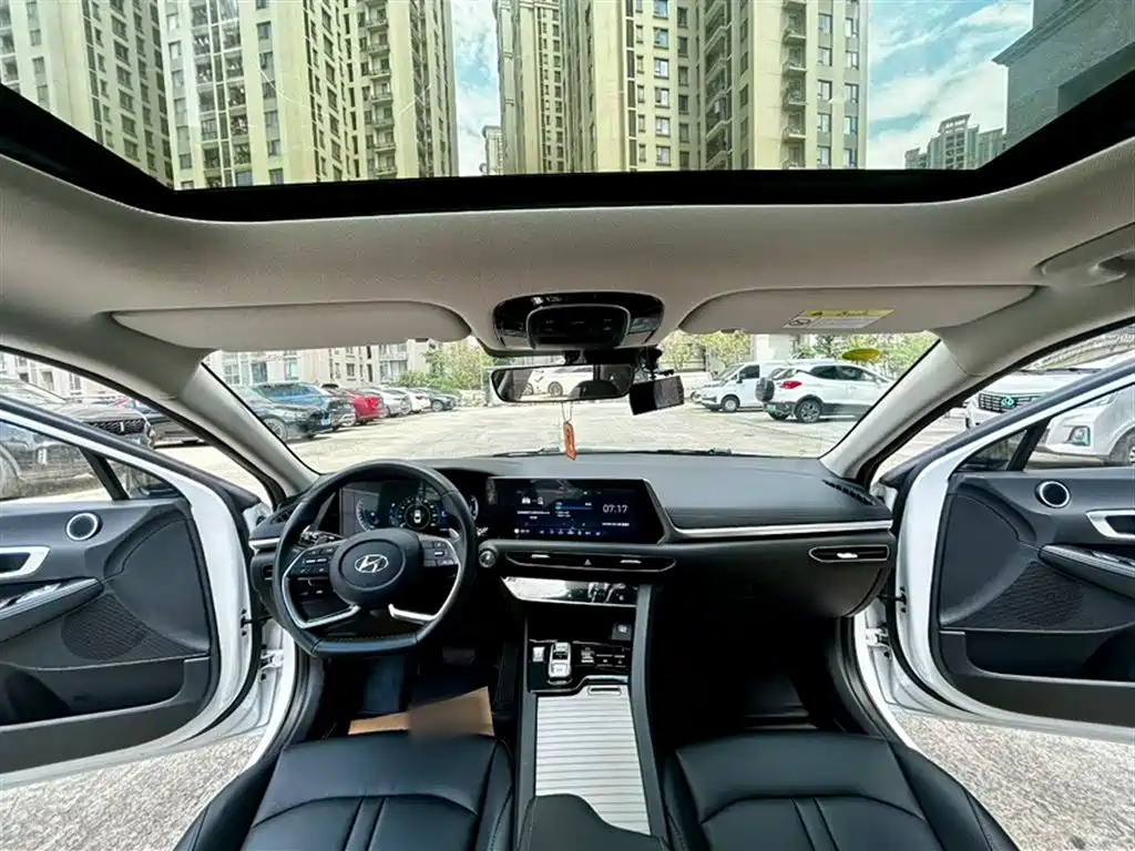 Hyundai Sonata 2020 270TGDi DCT GL Leading Edition фото 15