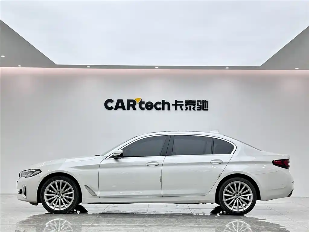 BMW 5 Series 2021 530Li Premium Luxury Package фото 2
