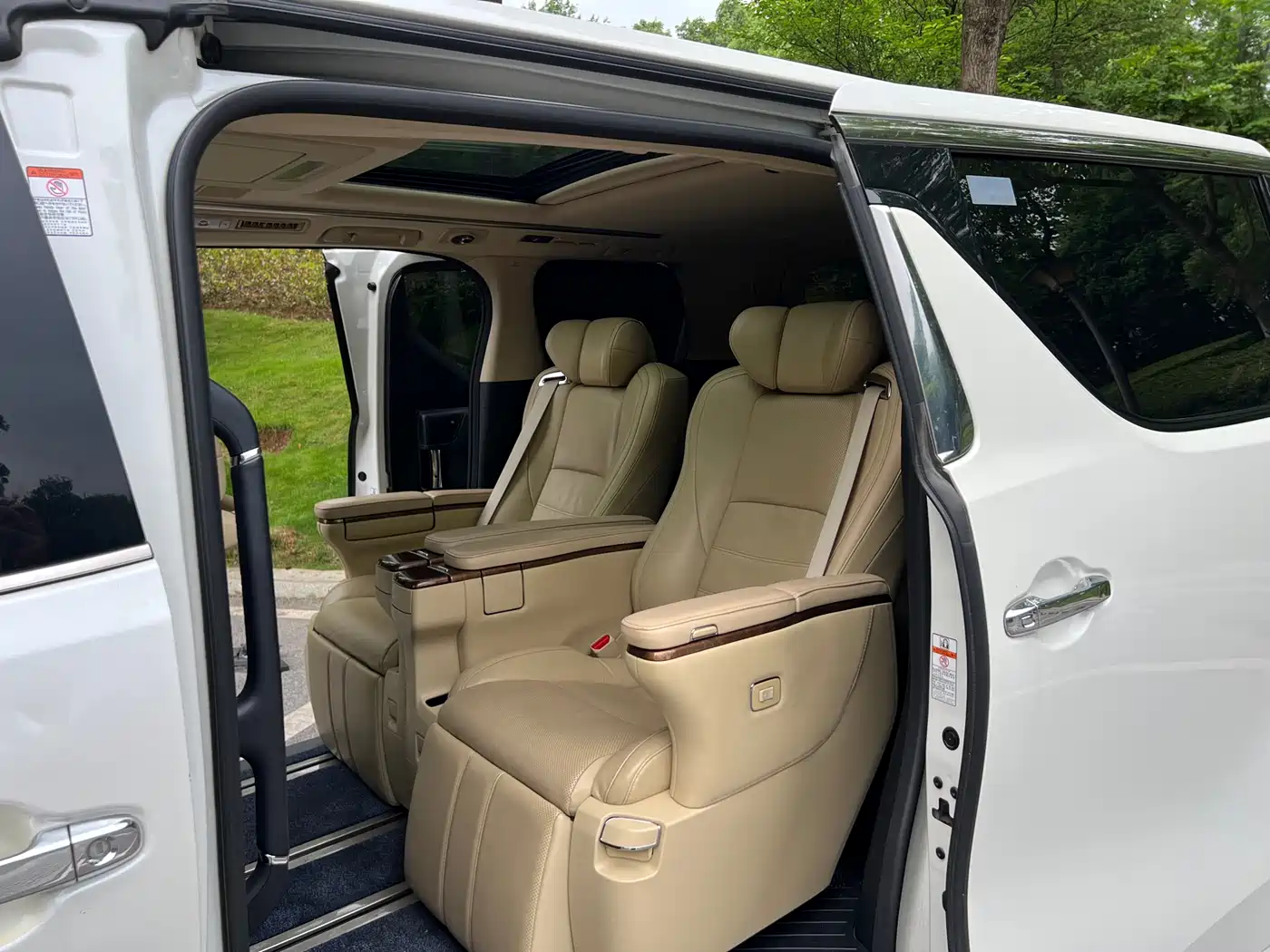 Toyota Alphard 2015 3.5L Premium Edition фото 8