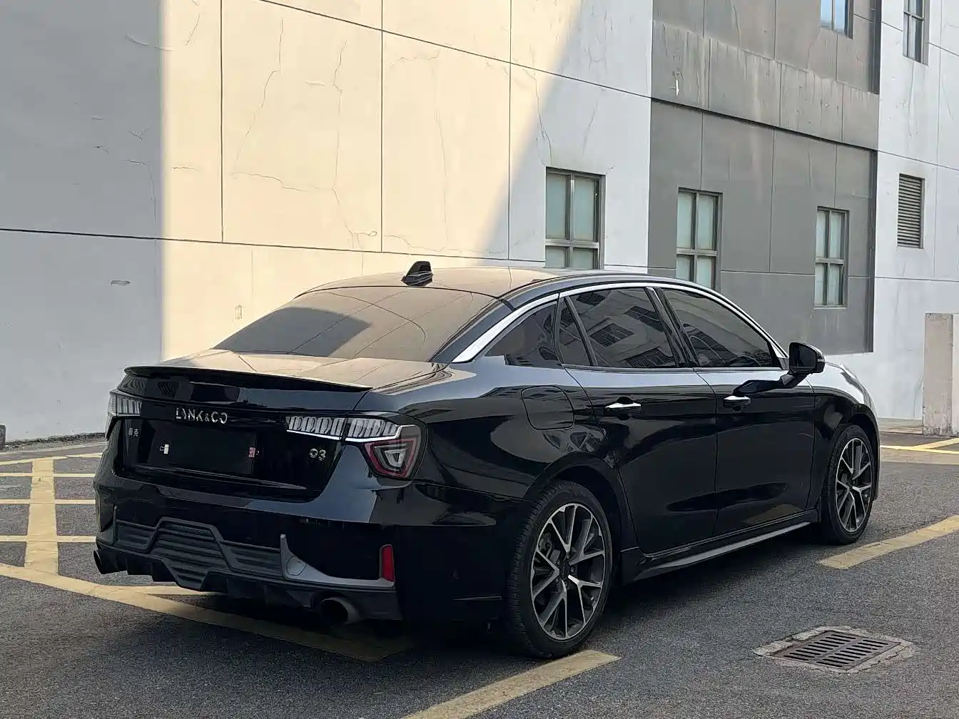 Lynk & Co 03 2018 1.5TD DCT Power Pro Version China V фото 6