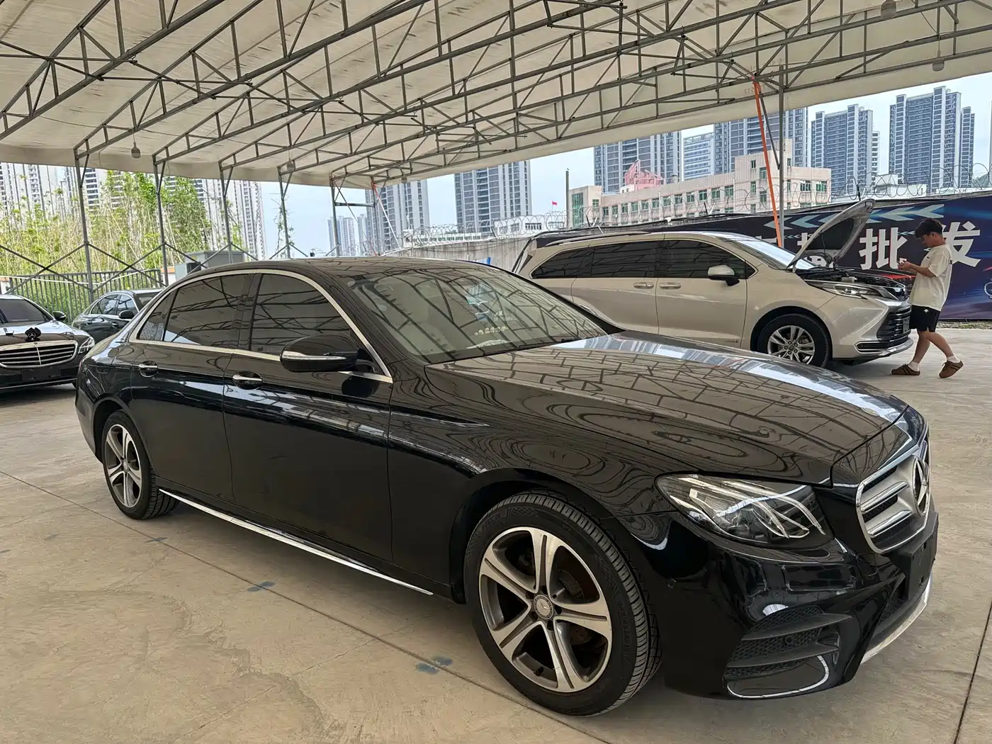 Mercedes-Benz E-Class 2016 E 200 L Sport Type фото 4