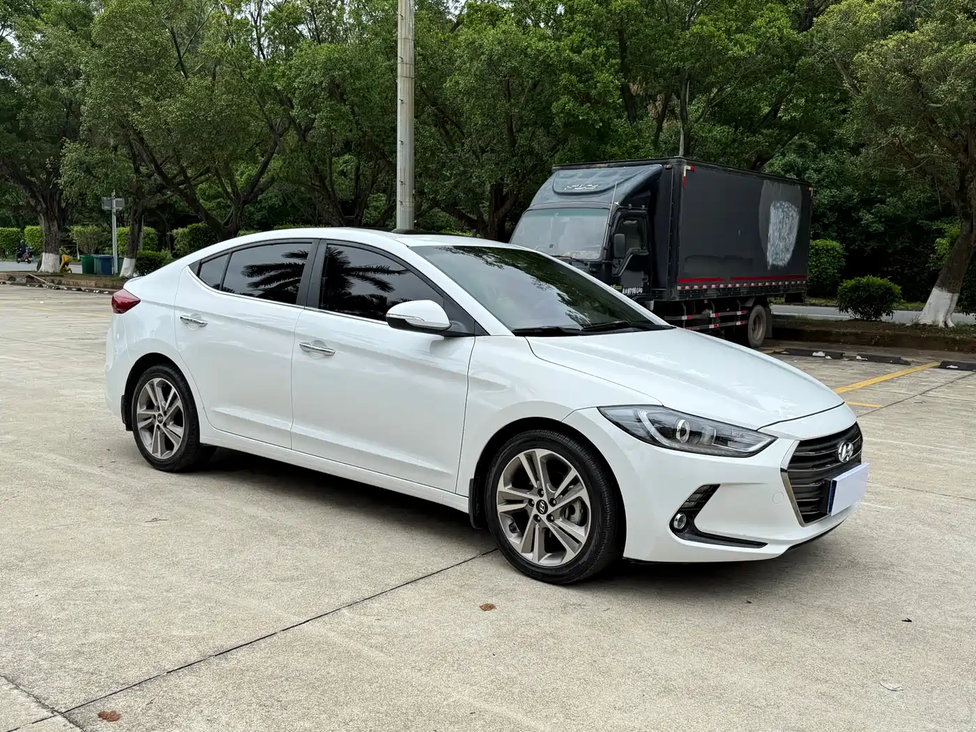 Hyundai Elantra 2016 Model 1.6L Automatic Smart Elite фото 3