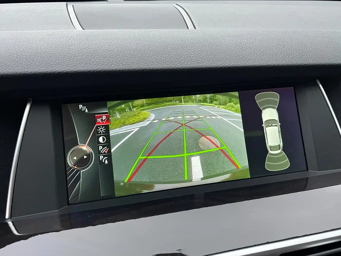 BMW 5 Series GT 2014 535i Leading фото 8
