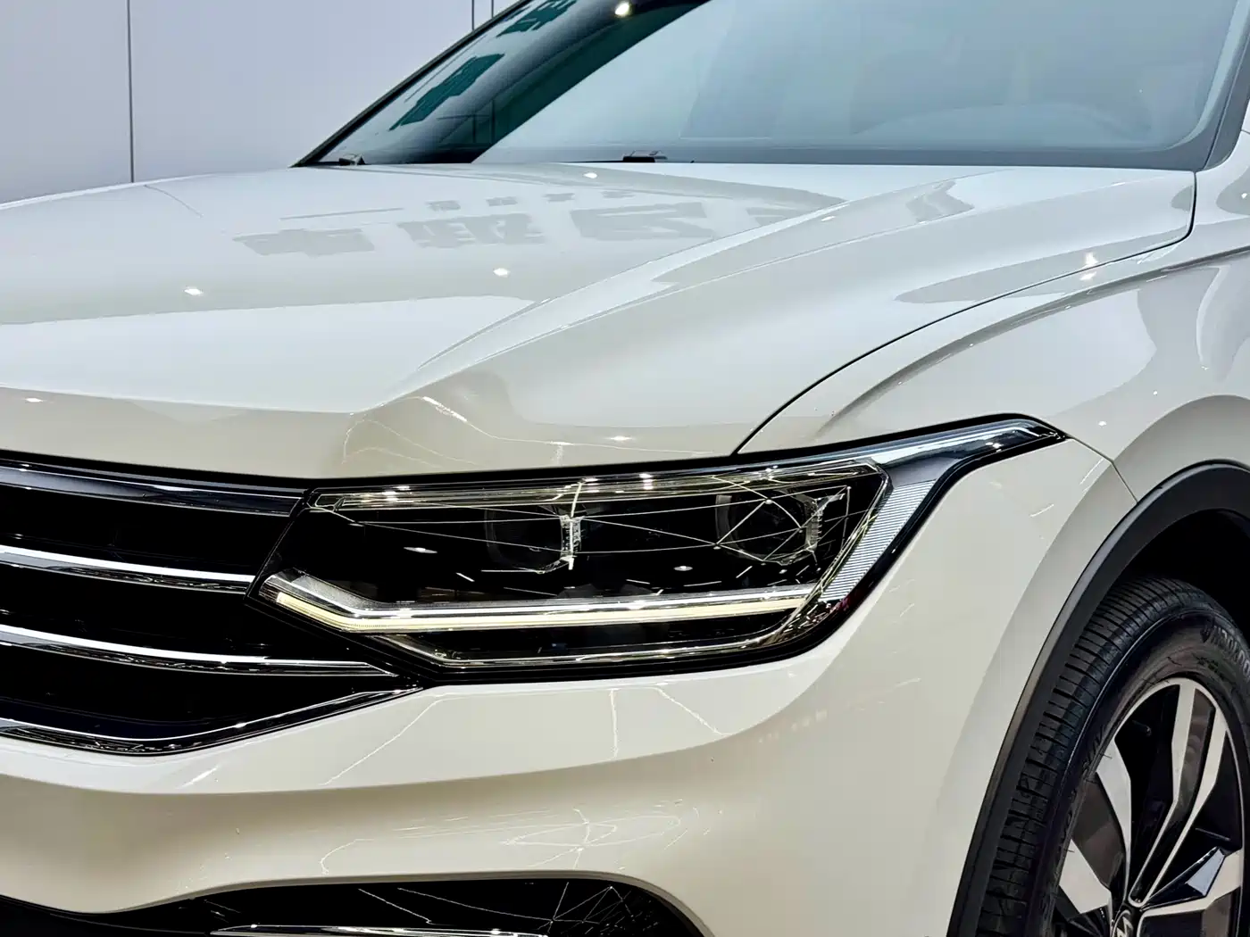 Volkswagen Tiguan L 2024 330TSI Automatic 2WD R-Line Premium Enjoyment Edition фото 25