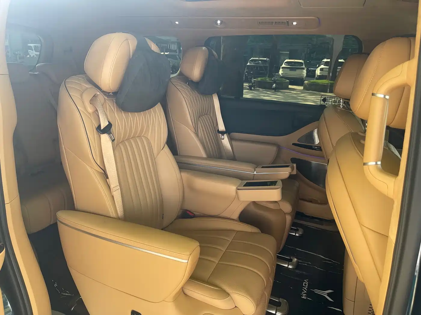 Voyah Auto Voyah Dreamer 2025 PHEV AWD Flagship Qian Kun Edition фото 19