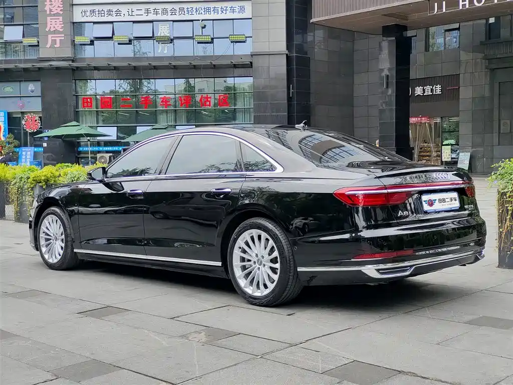 Audi A8 2018 A8L 55 TFSI quattro Launch Premium фото 4