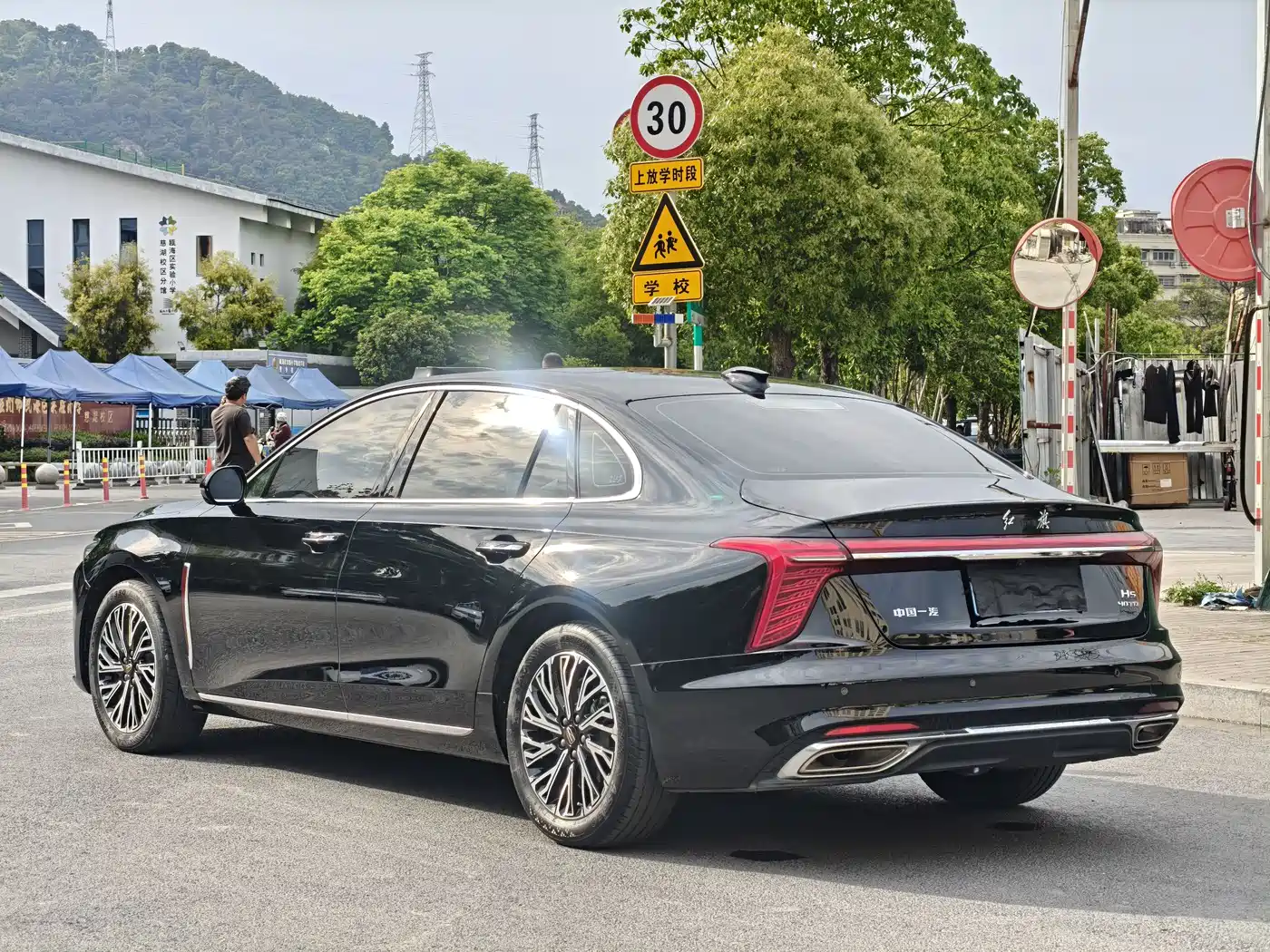 Hongqi H5 2024 2.0T Automatic Smart Connect Flag Smooth Edition фото 17