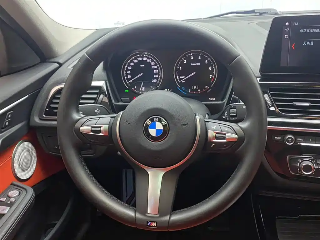 BMW 1 Series 2023 125i M Sport Shadow Edition фото 14