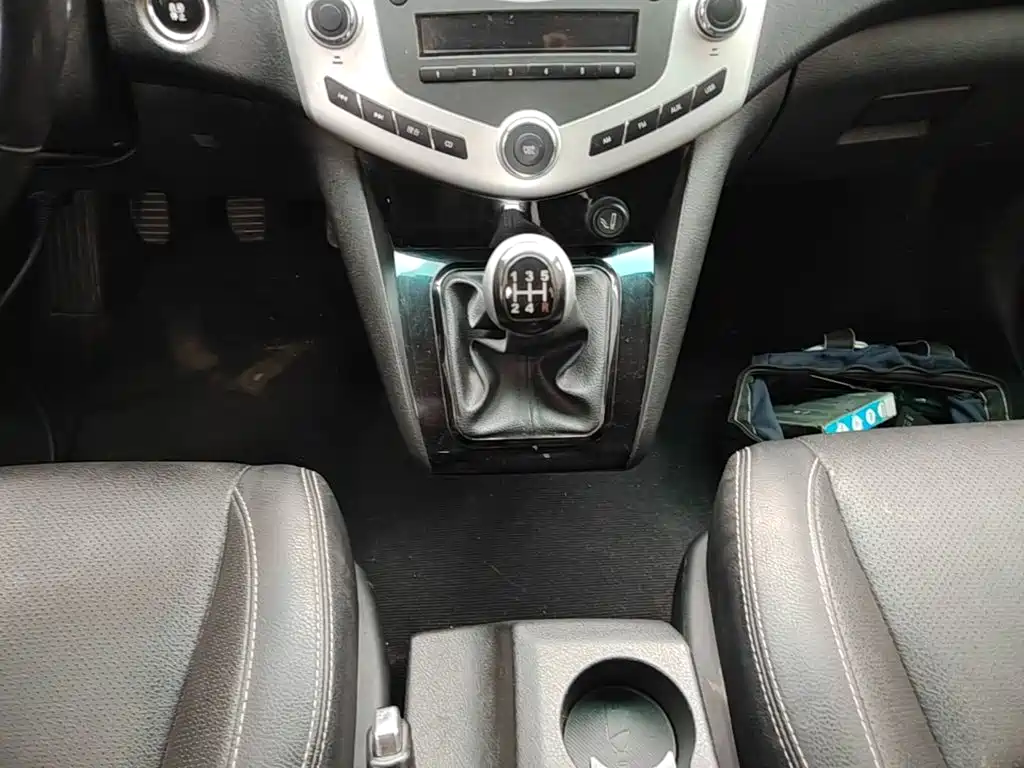 BYD S6 2015 2014 Model 2.0L Manual Luxury 5-Seater