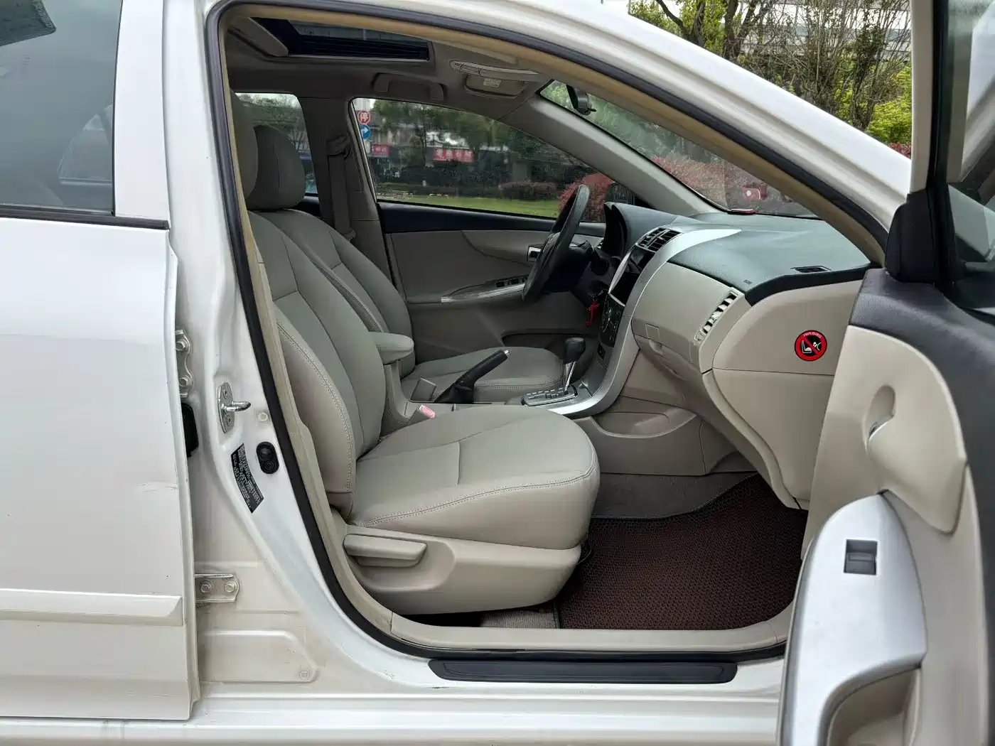 Toyota Corolla 2011 Model 1.6L Automatic GL Sunroof фото 7