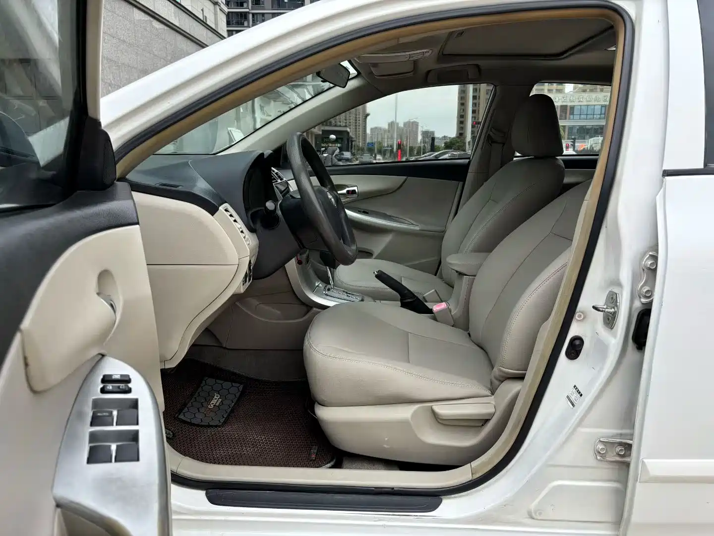 Photo 3 - Toyota Corolla