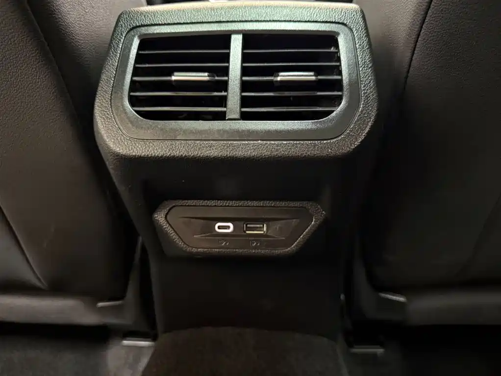 Volkswagen Lavida 2023 1.5L Automatic Starlight 5 Million Edition фото 12
