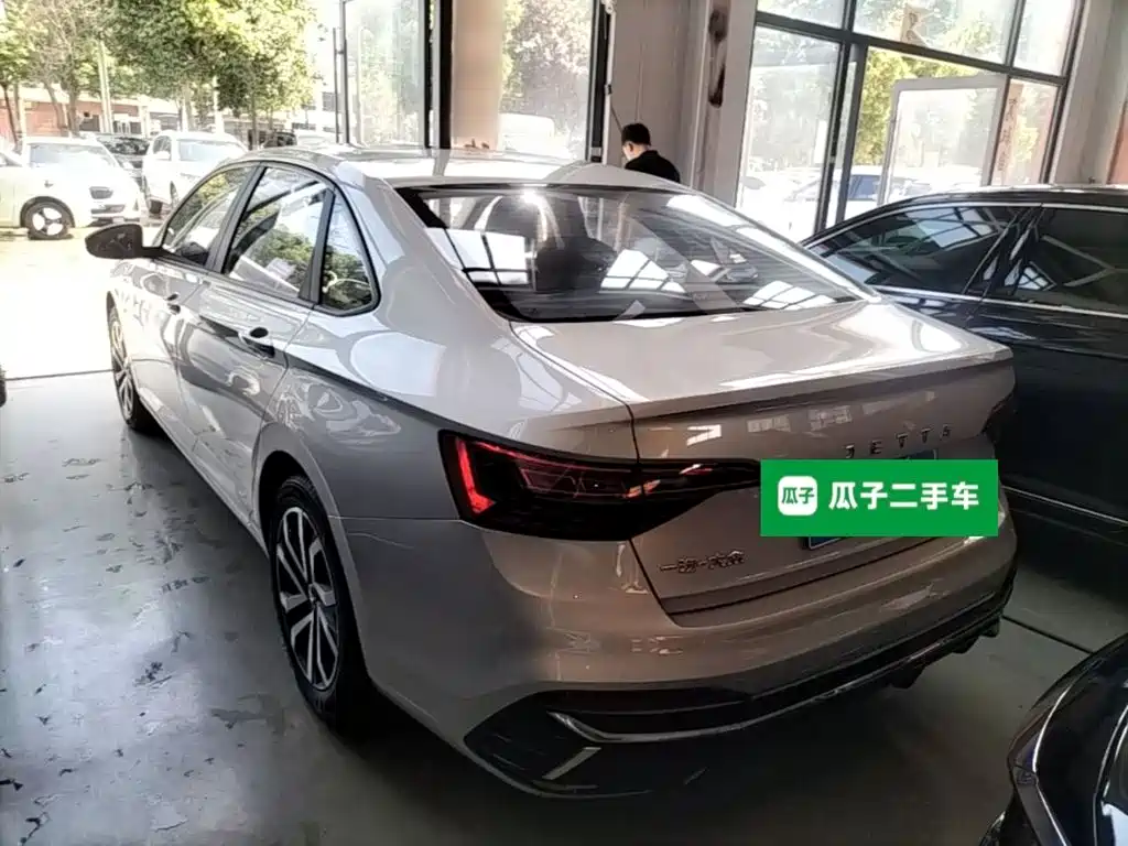 2025 Jetta VA7
