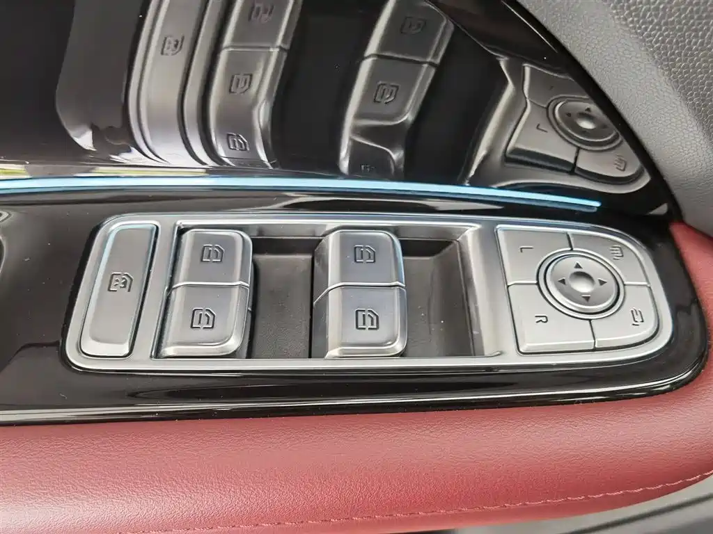 Hongqi HS3 PHEV 2025 125km Jingwei 2 Million Commemorative Edition фото 9