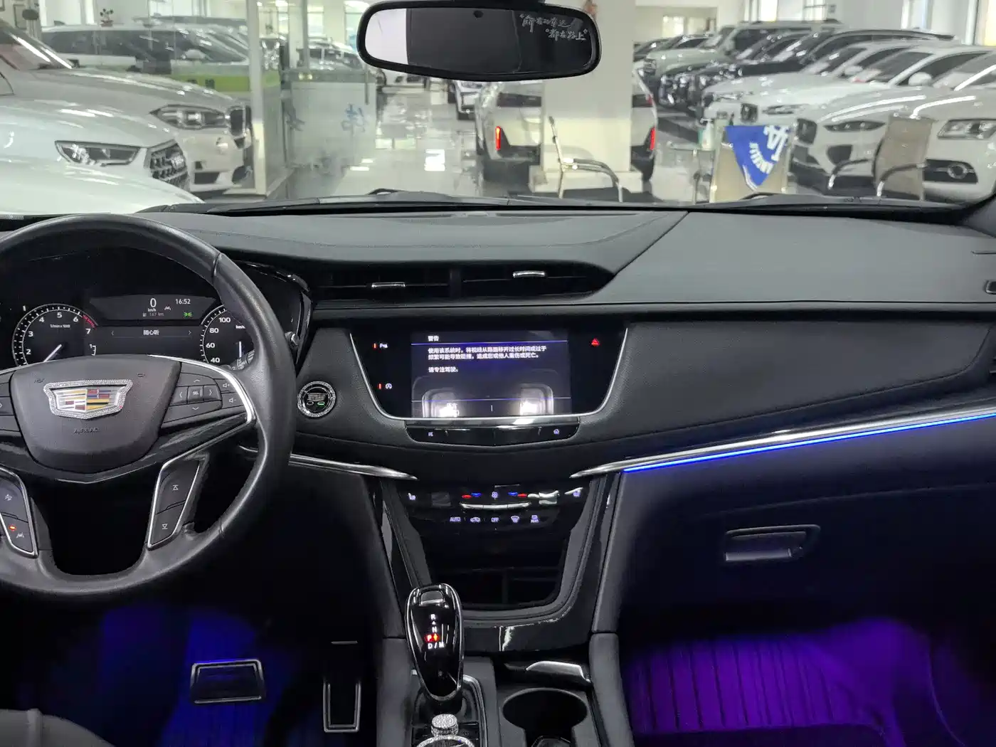 CADILLAC XT5