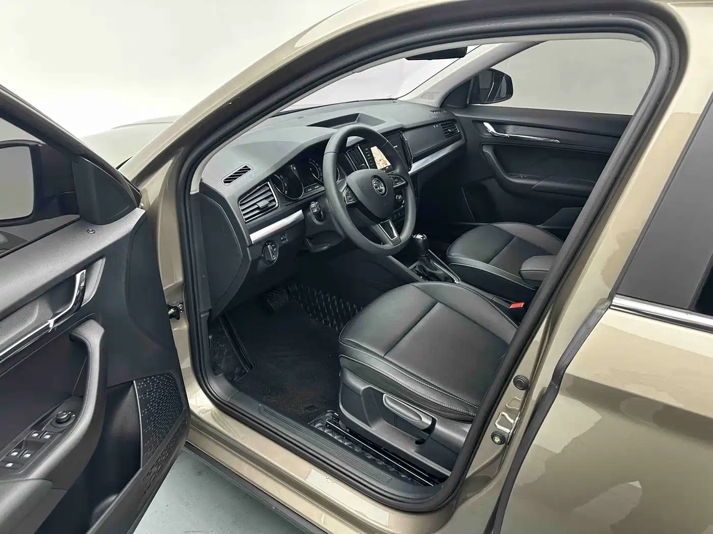 Škoda Kamiq 2022 1.5L Automatic Comfort Edition фото 8