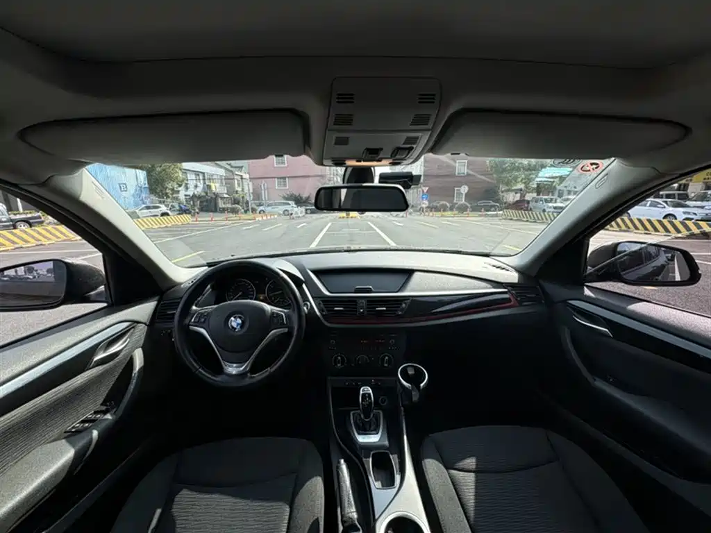BMW X1 2015 Model sDrive18i Fashion Advanced Edition фото 9