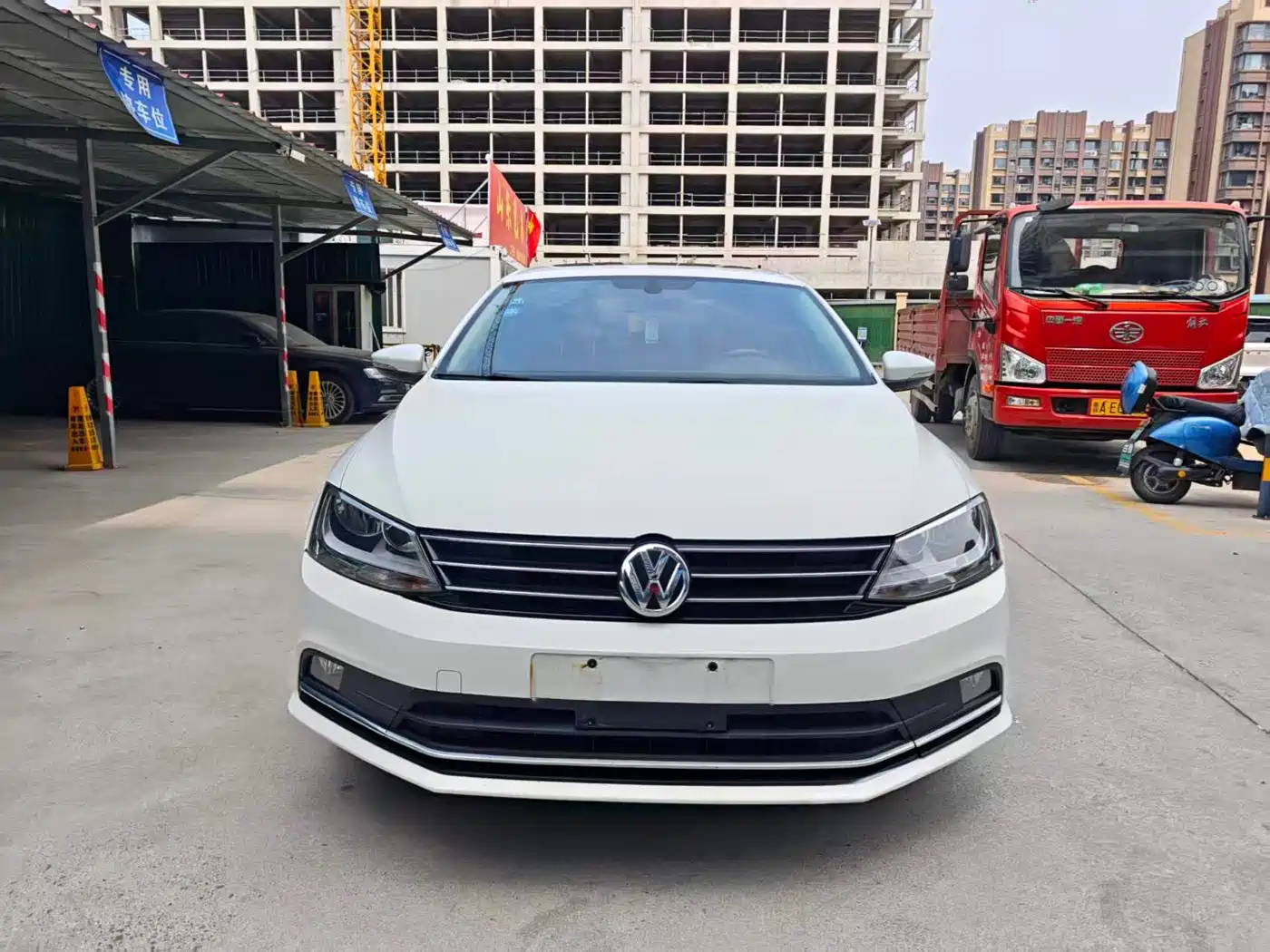 Volkswagen Sagitar 2018 1.6L Automatic Comfort фото 2