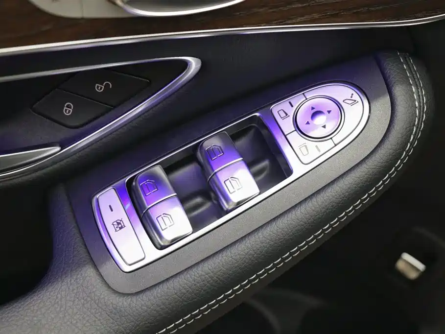 Mercedes-Benz GLC 2021 GLC 260 L 4MATIC Luxury фото 12