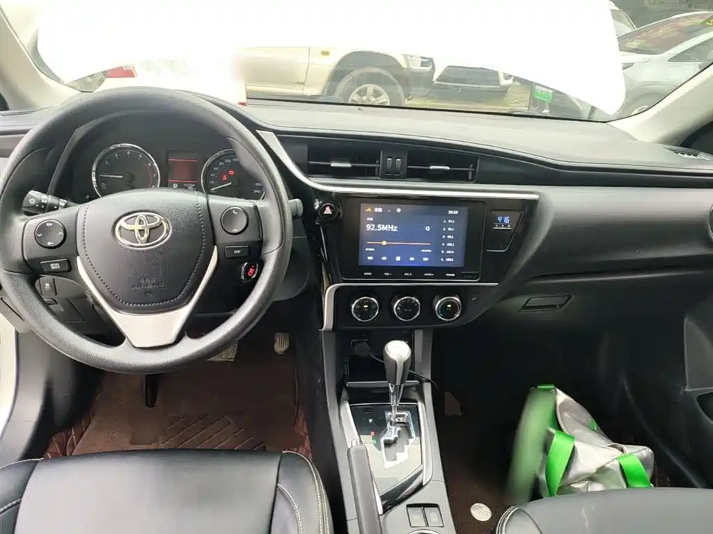Toyota Corolla 2017 Facelift 1.2T S-CVT GL-i фото 10