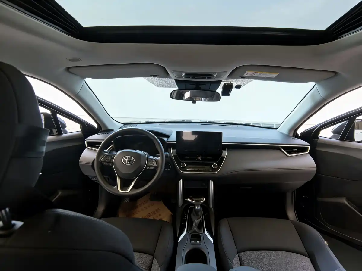Toyota Frontlander 2023 2.0L CVT Leading Edition фото 9
