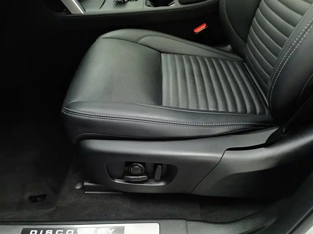 Land Rover Discovery Sport 2024 Luxury Custom Edition фото 20
