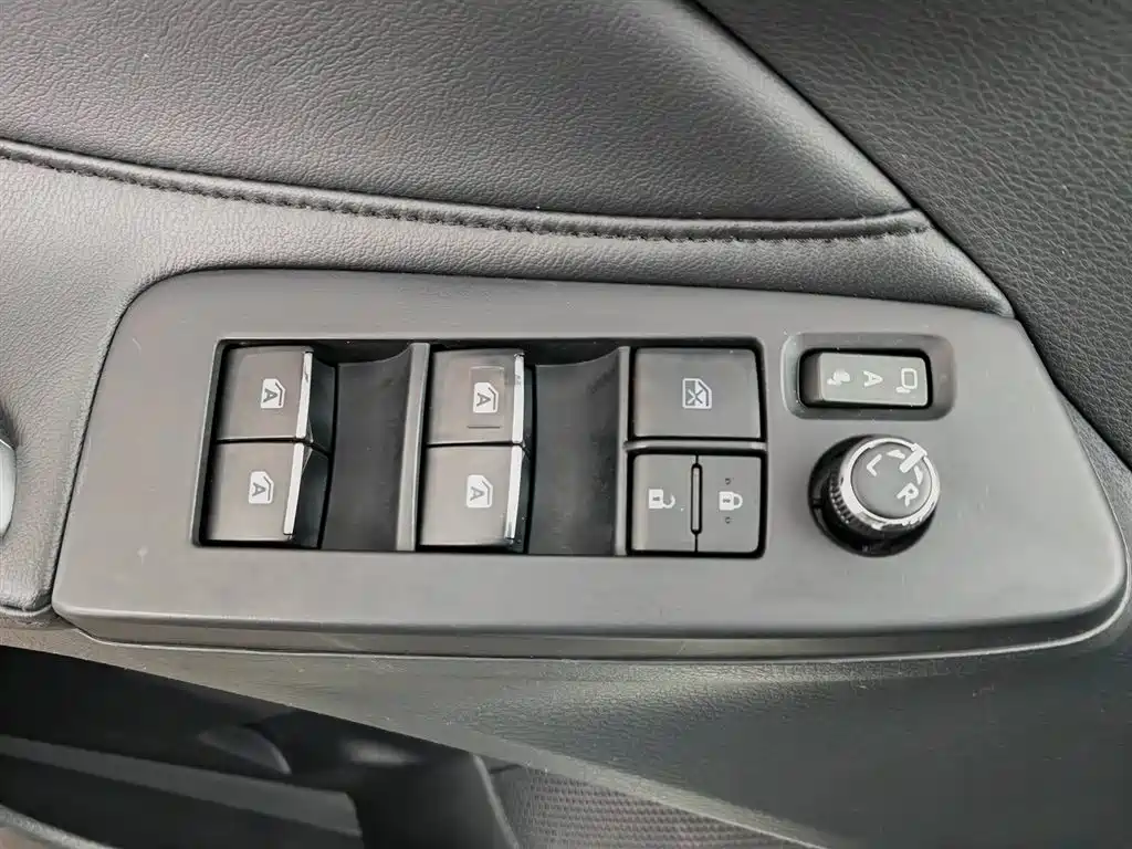 Toyota Avalon 2019 Hybrid 2.5L Luxury Edition China VI фото 9
