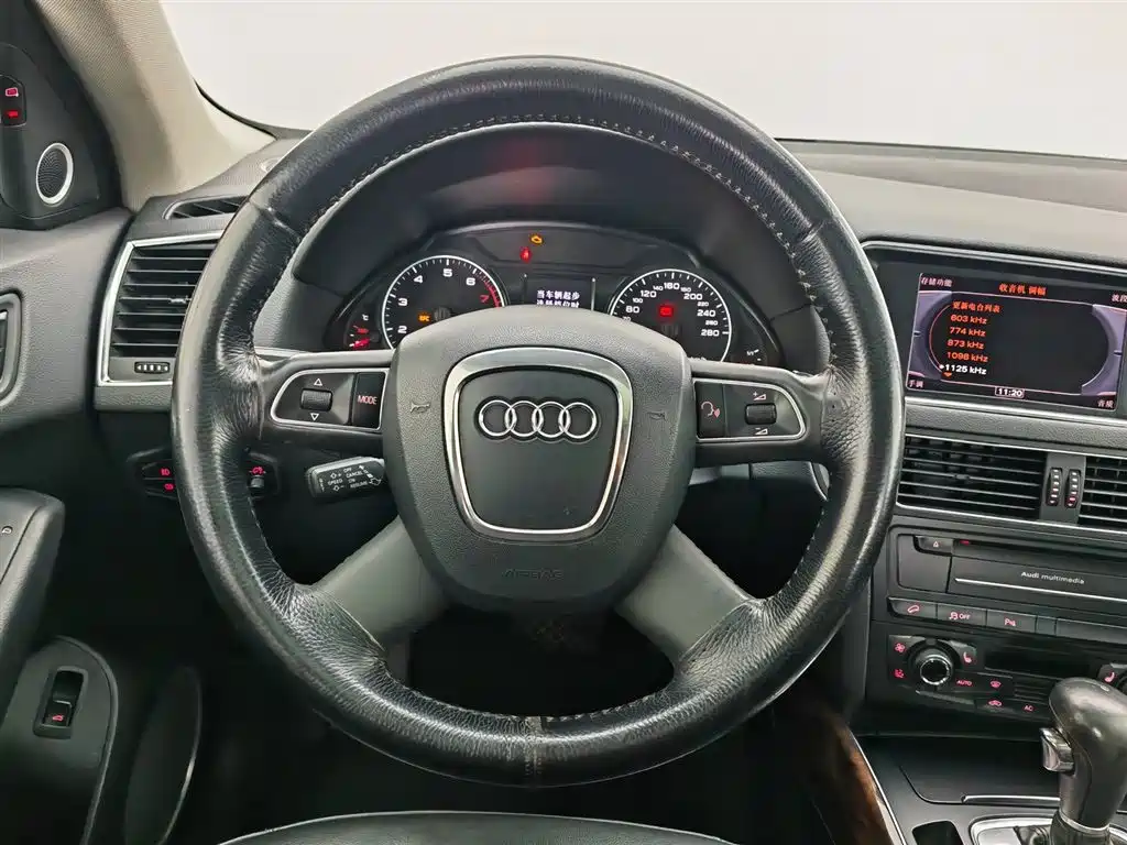 Audi Q5 2012 2.0TFSI Comfort фото 11
