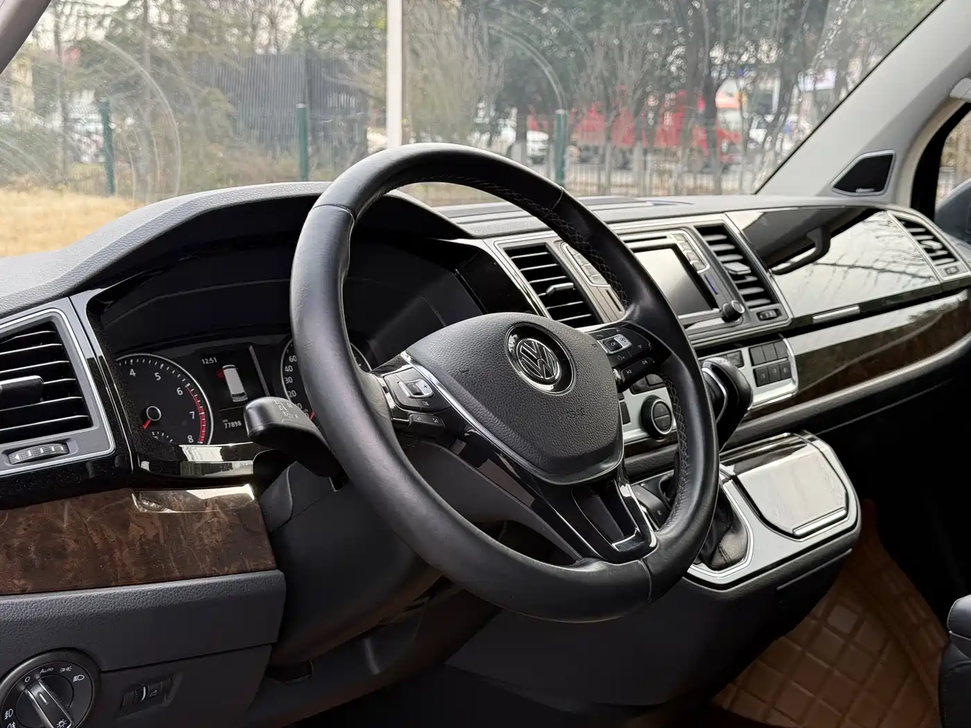 Volkswagen Multivan 2018 2.0TSI 4WD Premium Edition 7-Seater фото 20