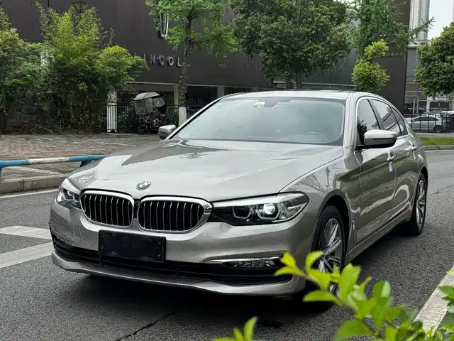 BMW 5 SERIES