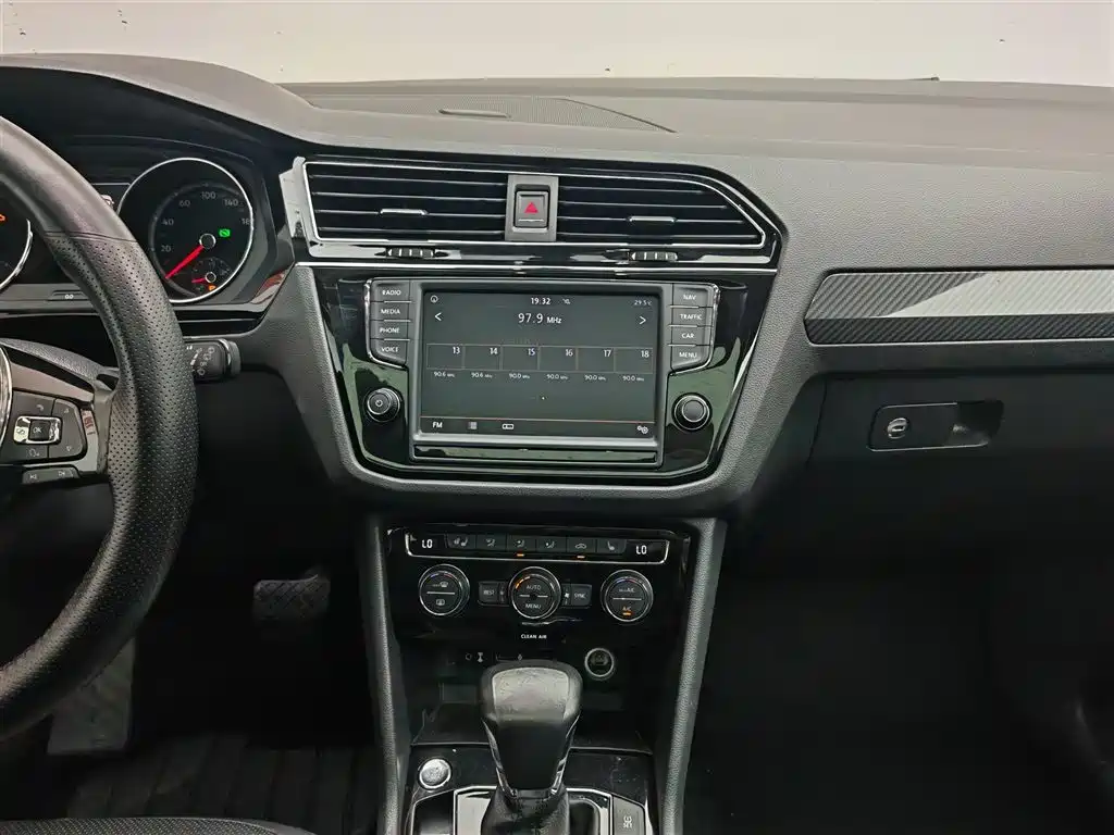 Volkswagen Tiguan L 2018 330TSI Automatic 2WD Flagship Edition фото 12