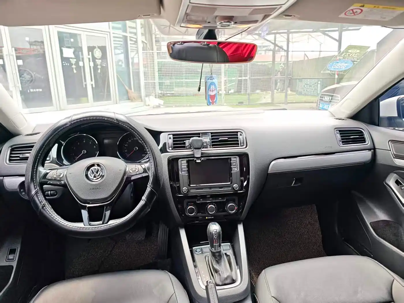 Volkswagen Sagitar 2018 1.6L Automatic Comfort фото 10