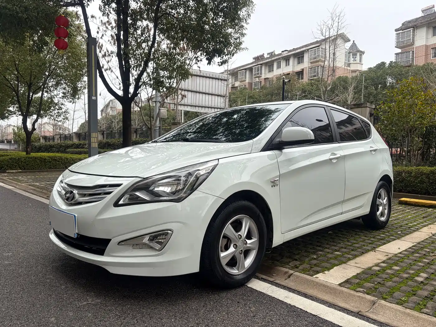Hyundai Reina 2014 1.4L Manual GLX