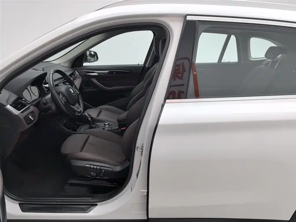 BMW X1 2020 sDrive25Li Leading Model фото 10