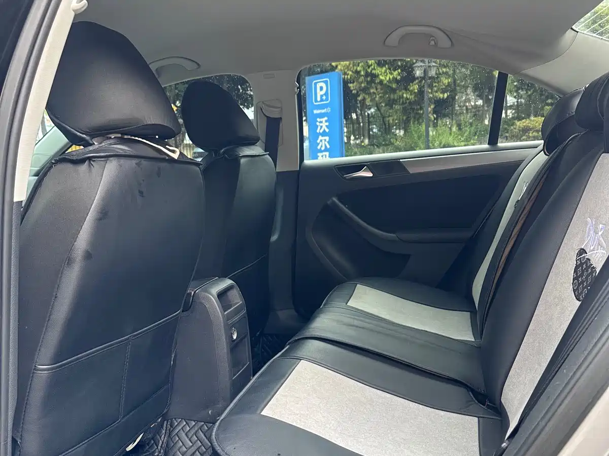 Volkswagen Sagitar 2012 Model 1.6L Automatic Fashion фото 5