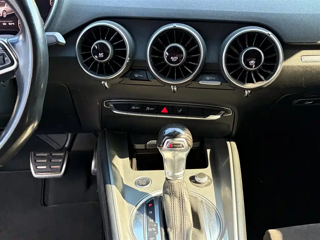 Audi TT 2015 TT Coupe 45 TFSI фото 17
