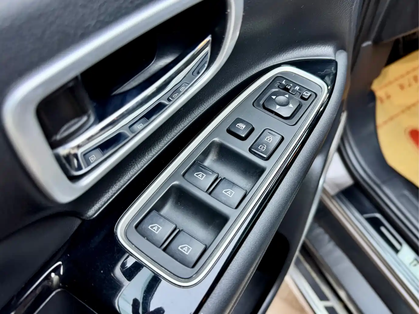 Mitsubishi Outlander 2019 2.4L 4WD Deluxe Edition 7-seater China V фото 12