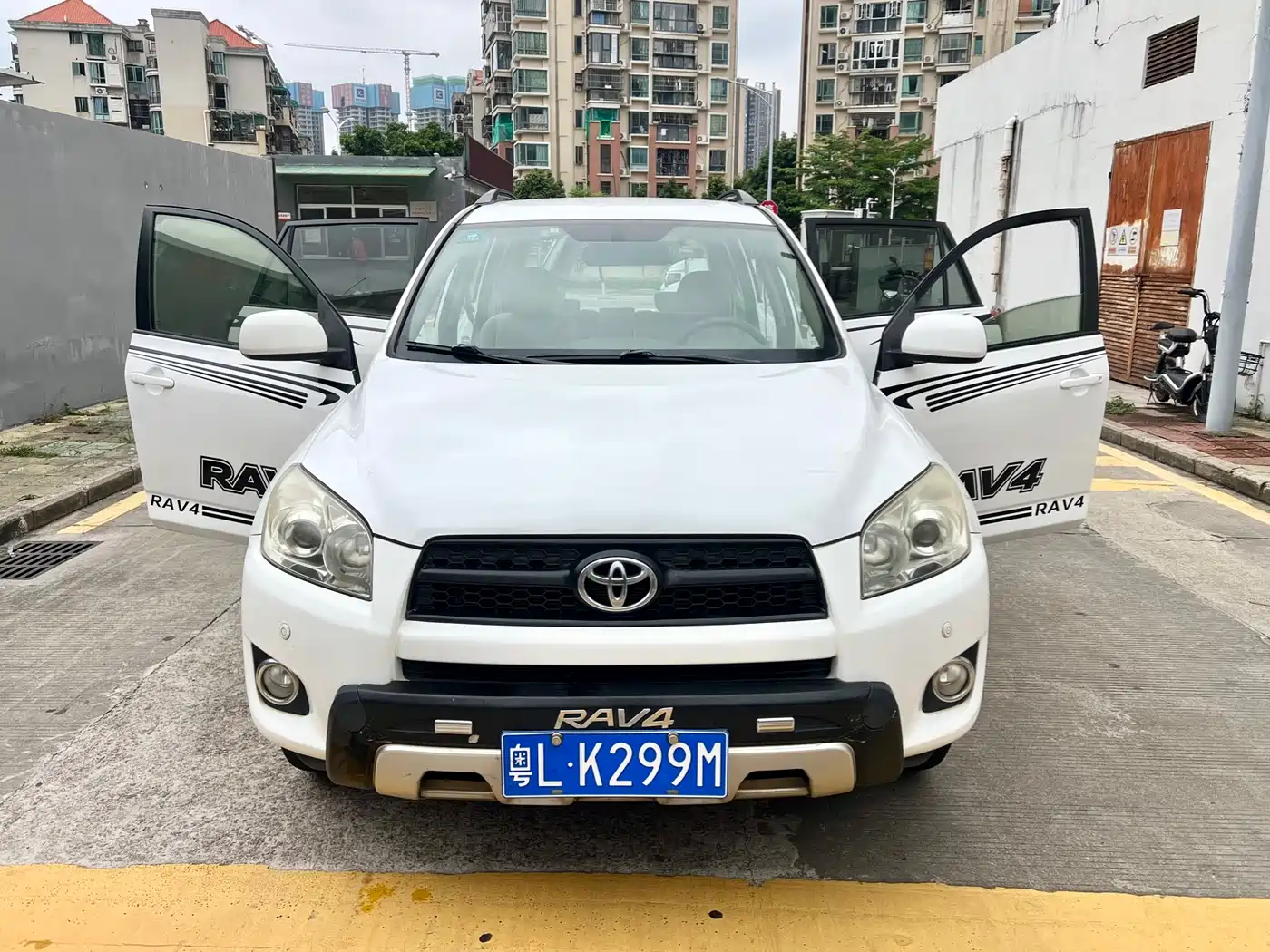 Toyota RAV4 Rongfang 2012 Styling Edition 2.0L Automatic 4WD фото 2