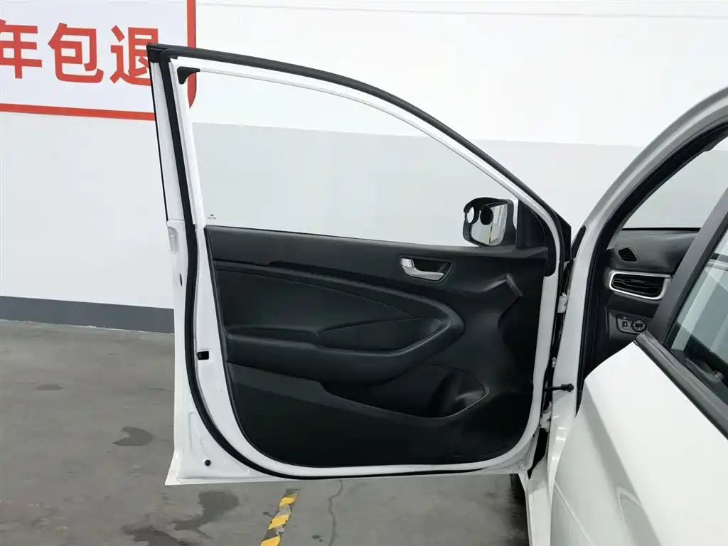Hyundai Verna 2017 1.4L Manual Color Edition (China V) фото 8
