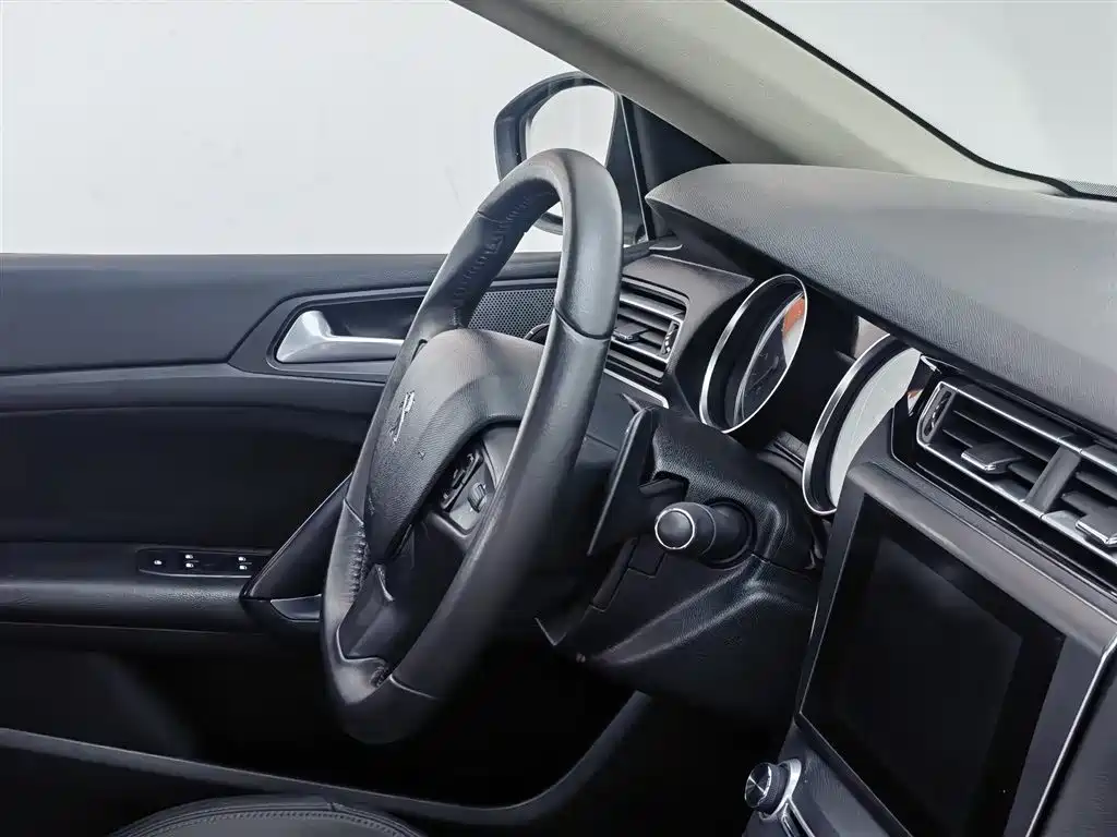 Peugeot 408 2014 1.6T Automatic Supreme Edition фото 22