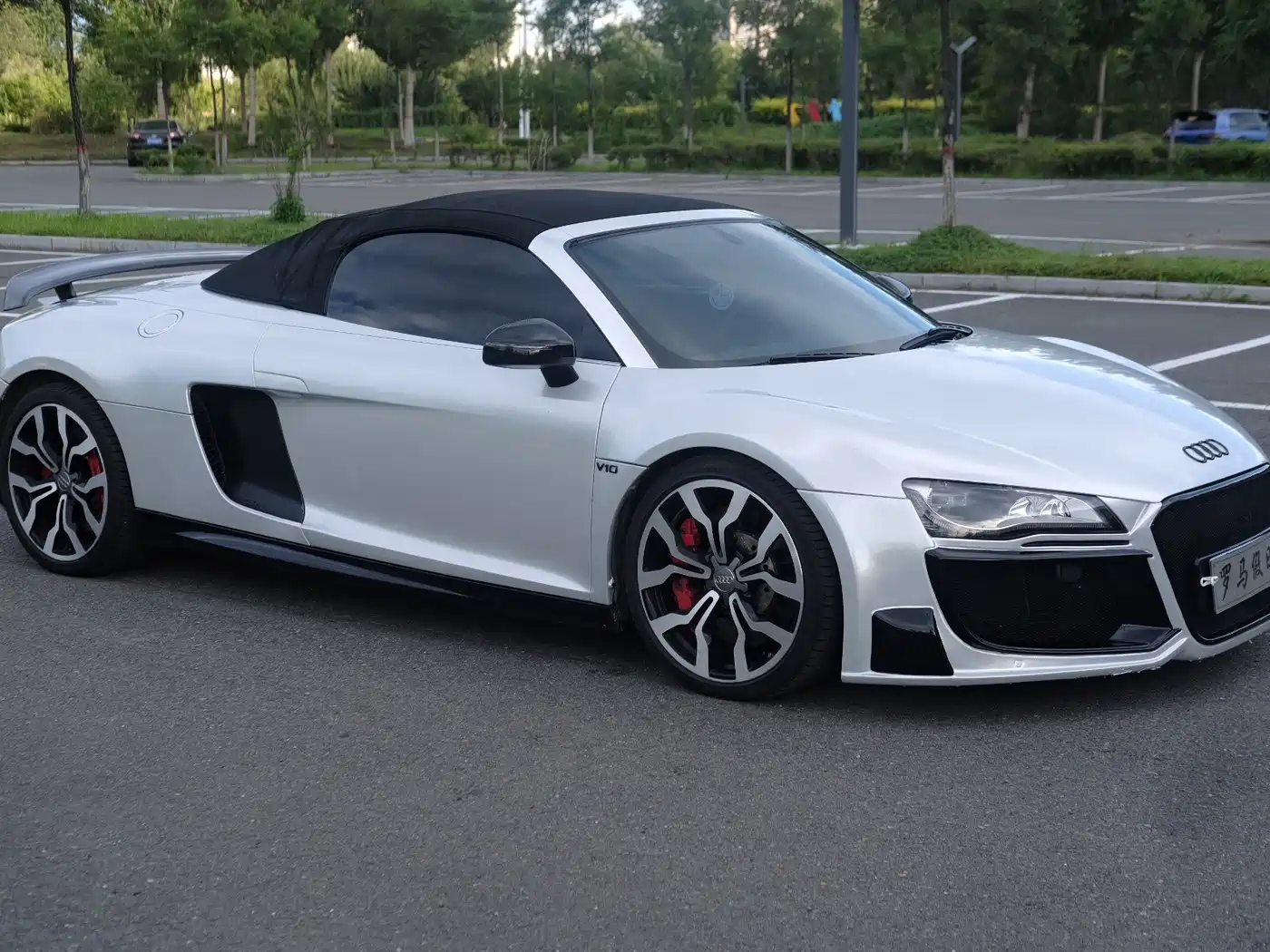 Photo 1 - Audi R8