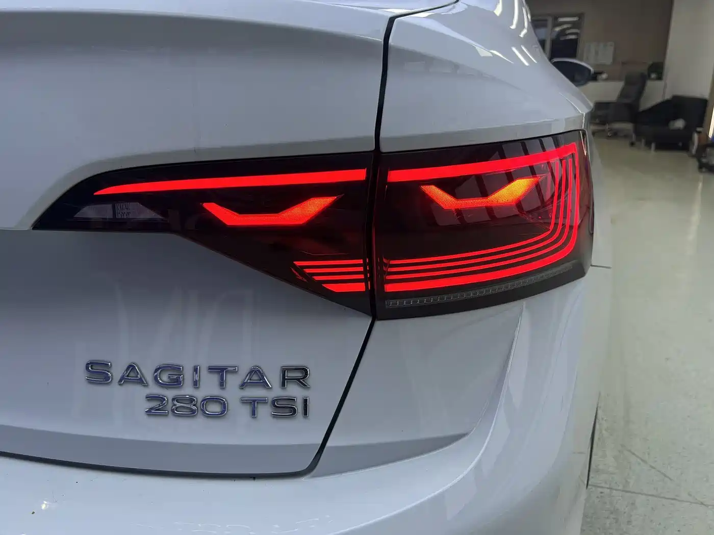 Volkswagen Sagitar 2023 Model Year 280TSI DSG Surpass Edition фото 22