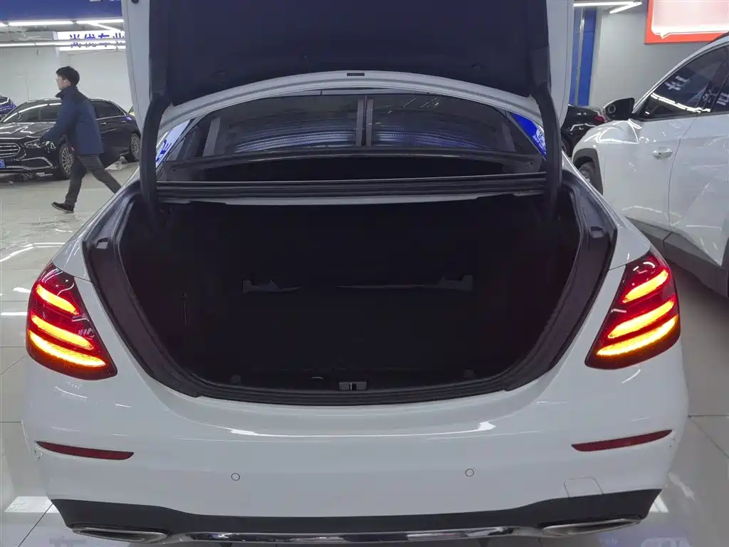 Mercedes-Benz E-Class 2019 E 300 L Sport Fashion фото 19