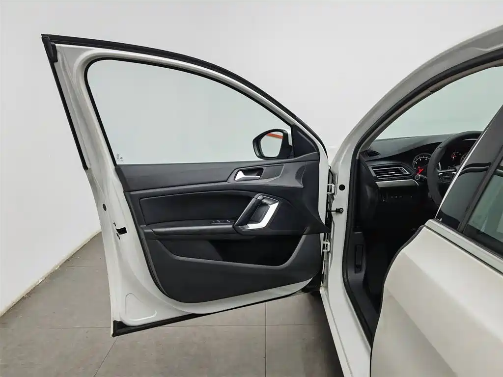 Peugeot 408 2014 1.8L Automatic Luxury Edition фото 8