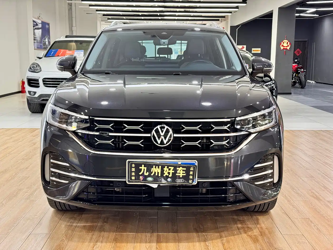 Volkswagen Tayron 2024 380TSI 4WD R-Line High Performance фото 2