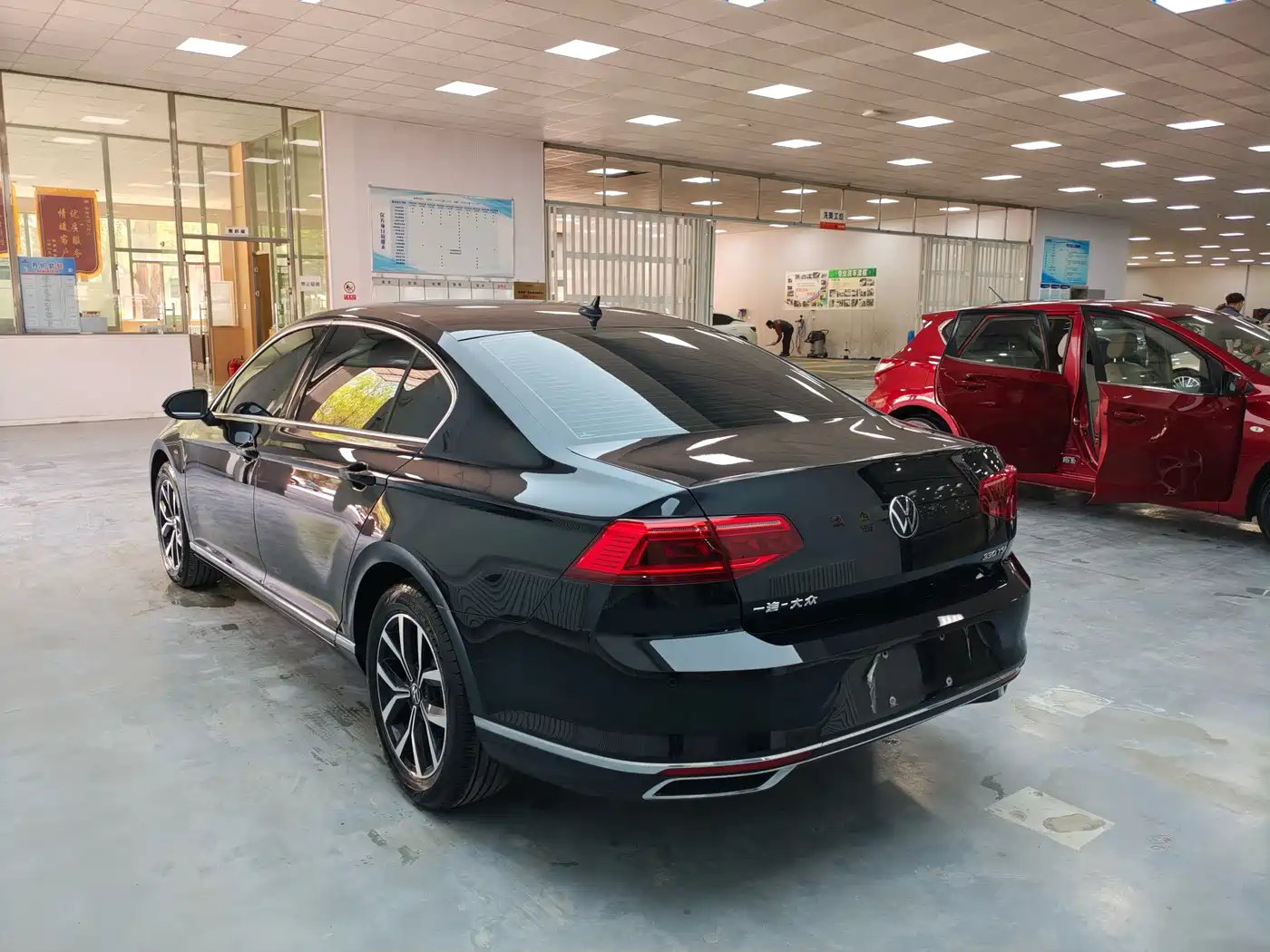 Volkswagen Magotan 2020 330TSI DSG Leading фото 6