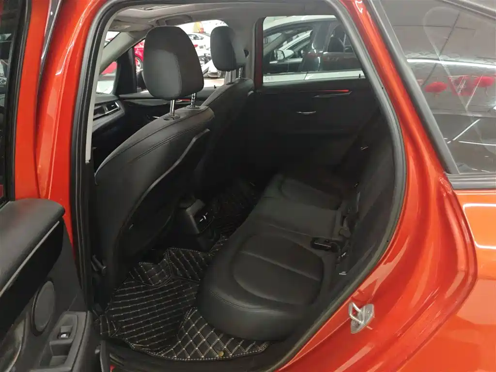 BMW 2 Series Touring 2016 218i Sport Design Package фото 17