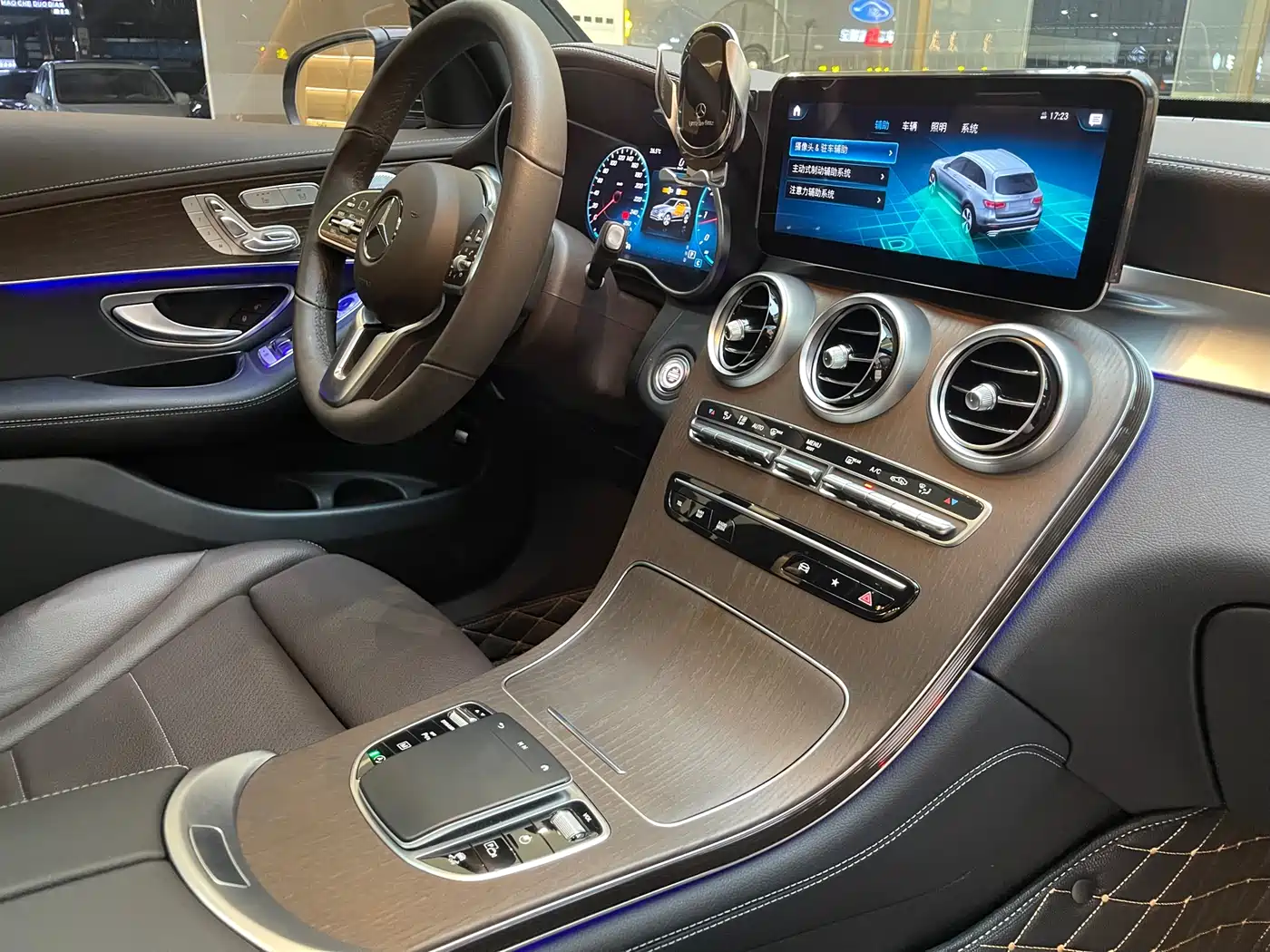 Mercedes-Benz GLC 2021 GLC 260 L 4MATIC Luxury фото 15